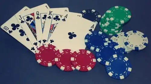 Keunggulan Live Casino api100 – studio profesional, dealer terlatih, dan teknologi streaming HD